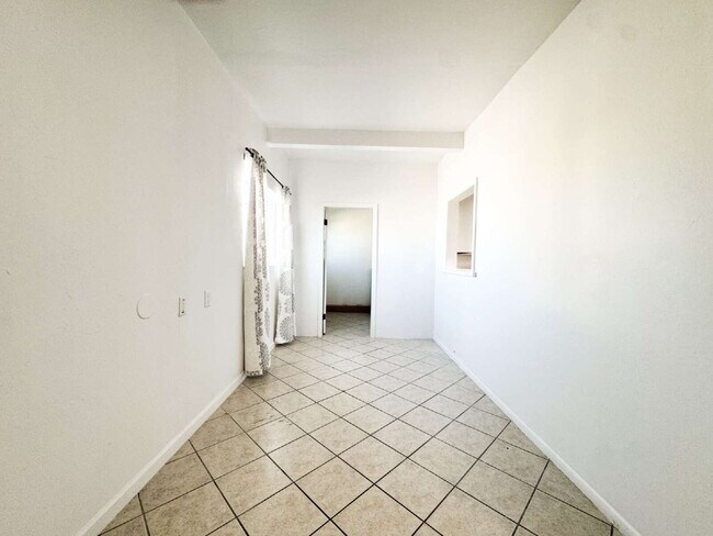 Building Photo - "Updated 3-Bedroom, 2-Bath SOLAR Home in Yuma"