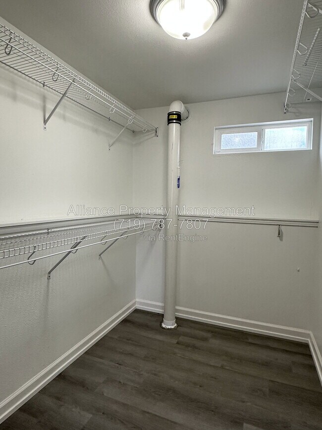 Building Photo - 1250 Chiricahua Dr