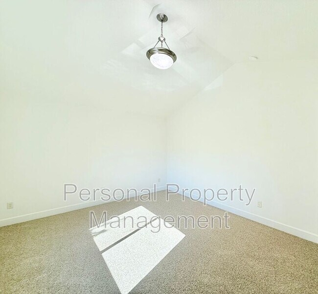 Building Photo - 3368 NW 47th Dr