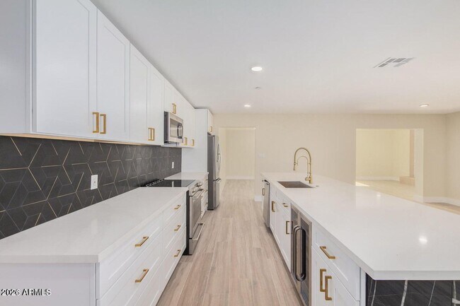 Building Photo - 2220 N 66th St