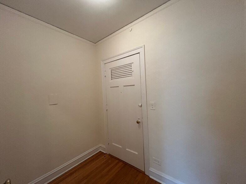 Building Photo - 338 Tudor Ct