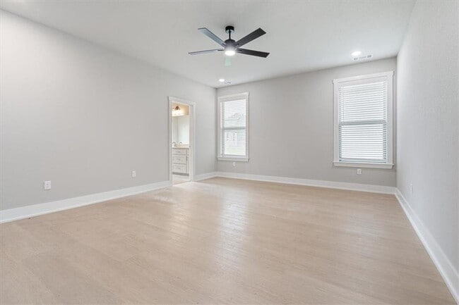 Building Photo - 6911 Orange Ave