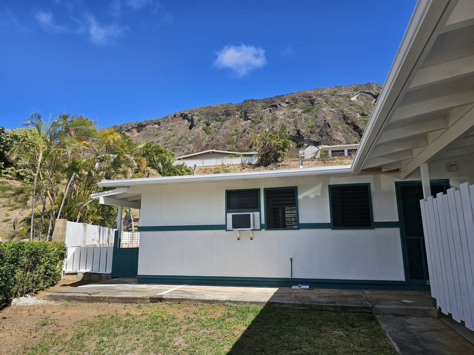 Building Photo - 7303 Mokuone St
