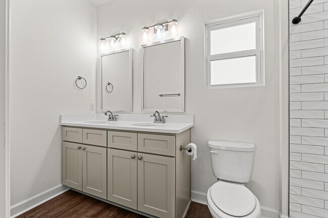 Building Photo - 2811 N Panama Ave