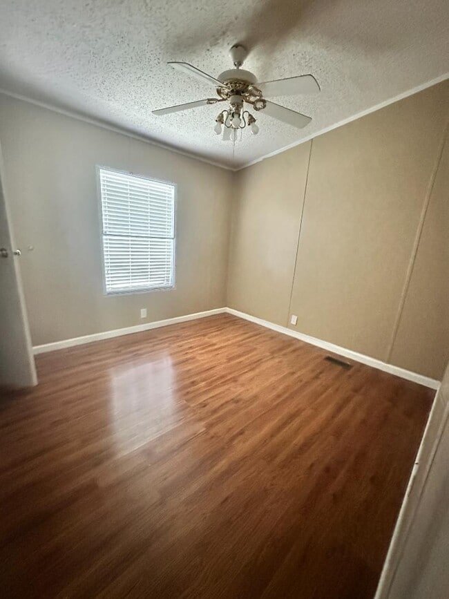 Building Photo - 533 Covey Cir