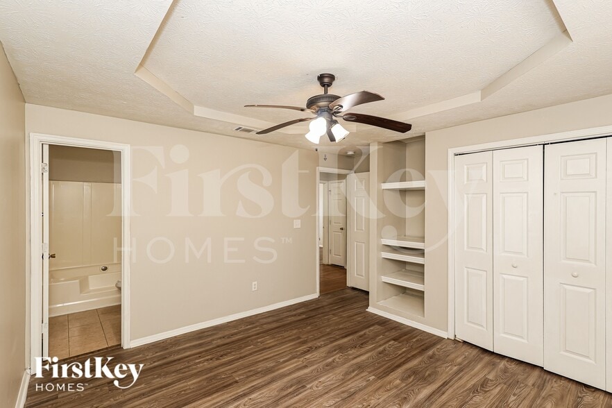 Building Photo - 6450 Peppermill Ln
