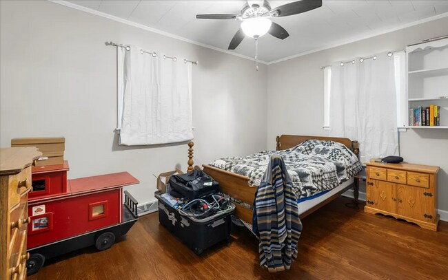 Building Photo - 3 Bedroom Home Available For Rent - Pendleton