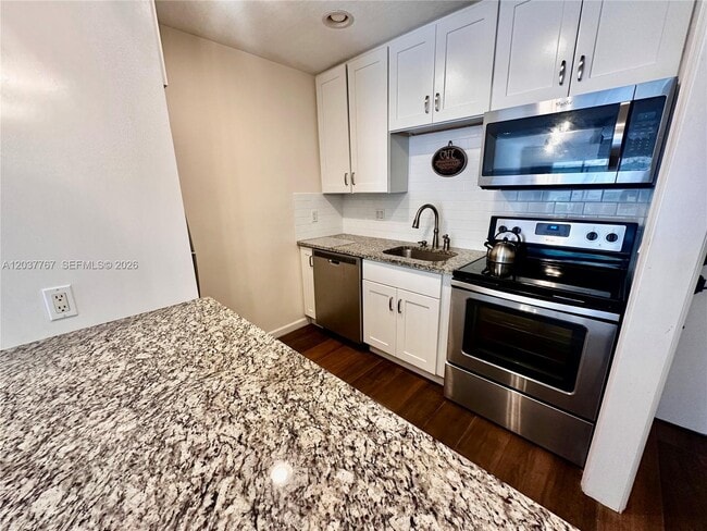 Building Photo - 1815 Robalo Dr