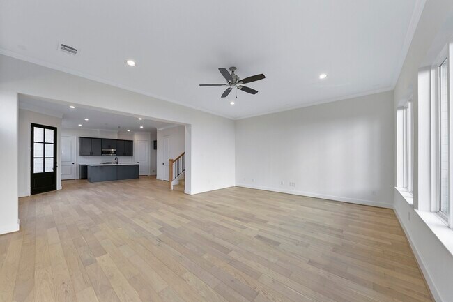 Building Photo - 946 Judiway St