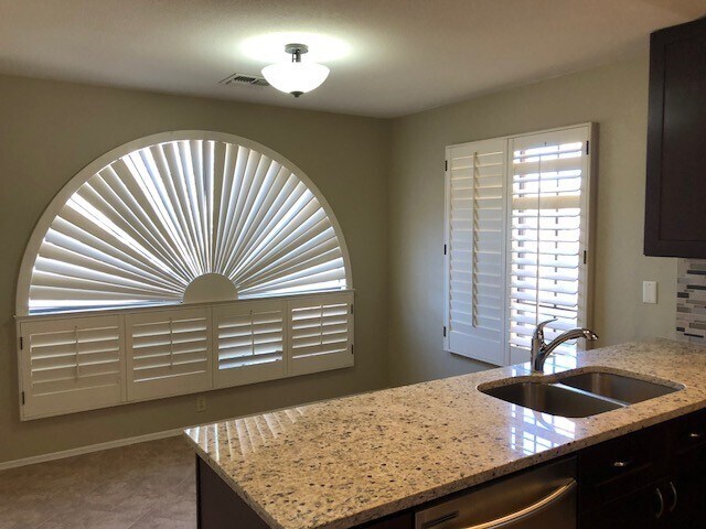 Building Photo - This is a Beautiful Home!  Just waiting for you in a 45+ Active Adult Community, Long Term Unfurn...