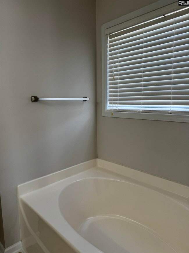 Building Photo - 179 Oldtown Dr