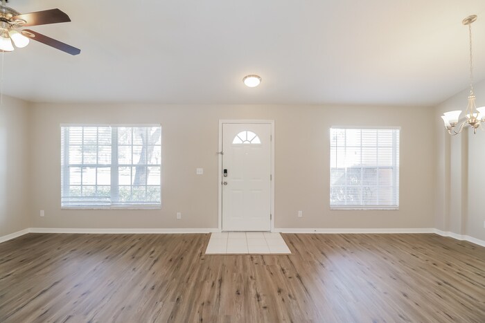 Building Photo - 29114 Crossland Dr