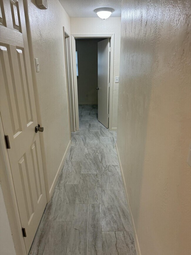 Building Photo - 970 Butia St