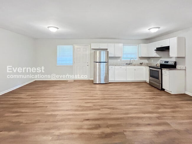 Building Photo - 2086 Fairburn Rd SW