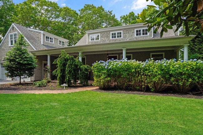 Building Photo - 11 The Pkwy