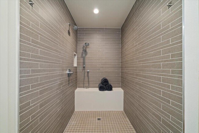 Building Photo - 436 Greenhouse Wy