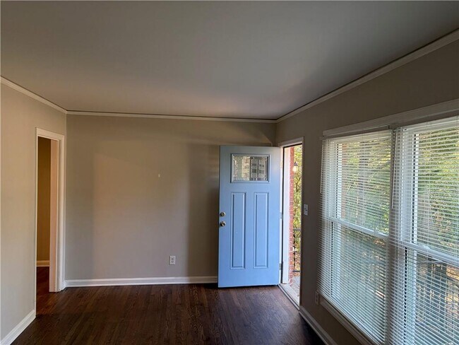 Building Photo - 1990 S Columbia Pl