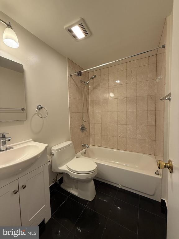 Building Photo - 5056 Kenerson Dr