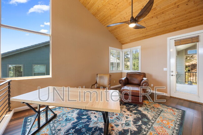 Building Photo - 674 Crosscreek Dr