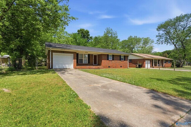 Building Photo - 1504 Faye St SW