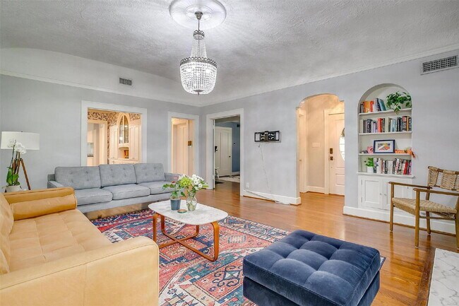 Building Photo - Charming 4 Bed, 2 Bath in Historic Berkele...