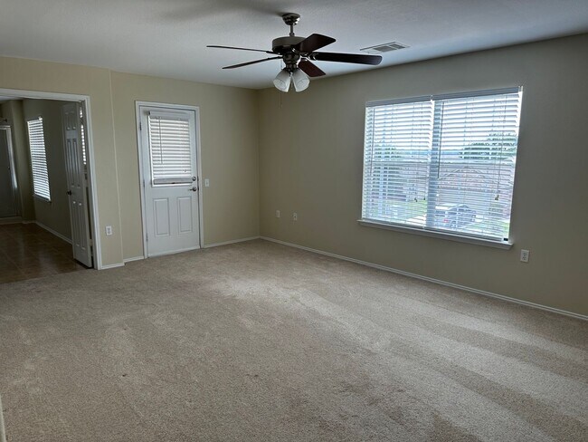 Building Photo - Modern 3/BR 2.5/BA Home with Stylish Kitch...