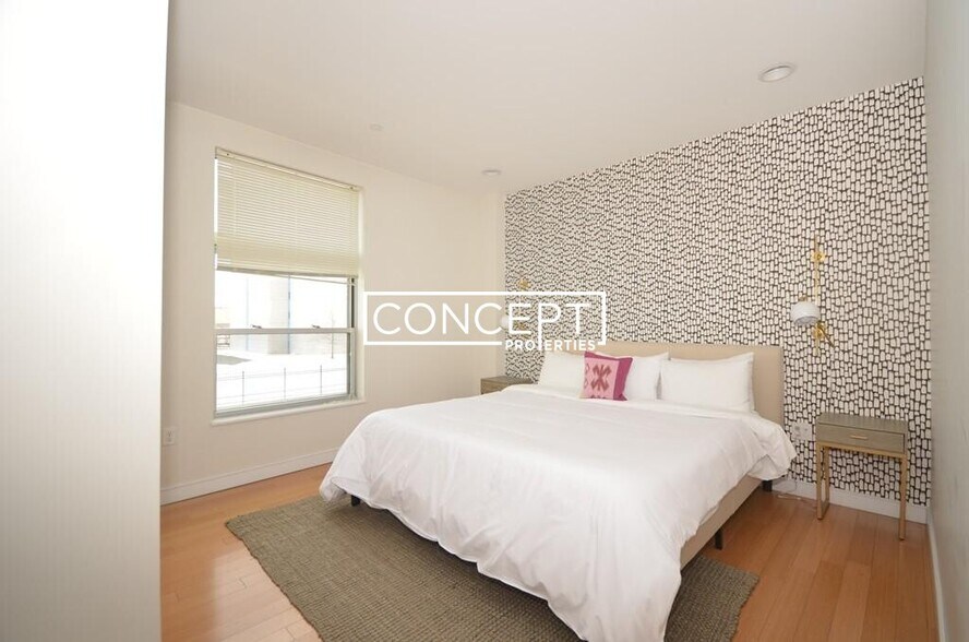 Building Photo - 601 Albany St