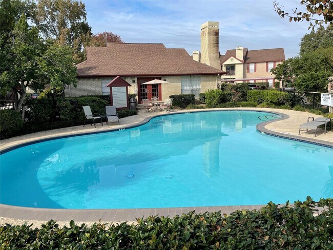 Building Photo - 2120 El Paseo St