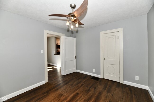 Building Photo - 6186 Evanston Ave