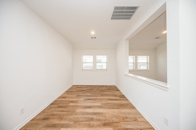 Building Photo - 42514 Summer Crst Rd