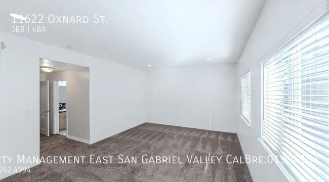 Building Photo - 11622 Oxnard St