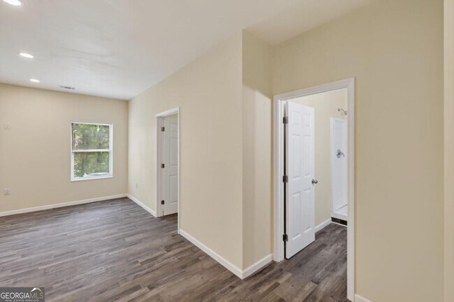 Building Photo - 160 Janney Cir