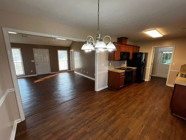 Building Photo - Beautiful Total Electric Home In Phenix Ci...