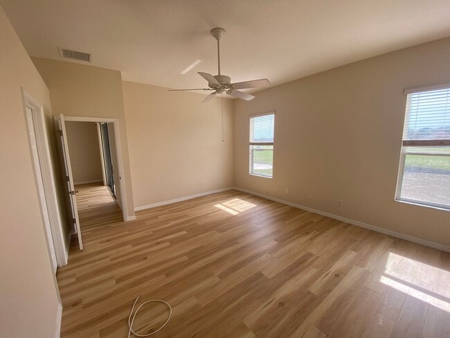 Building Photo - ANNUAL Lease – Unfurnished – Golf Course L...