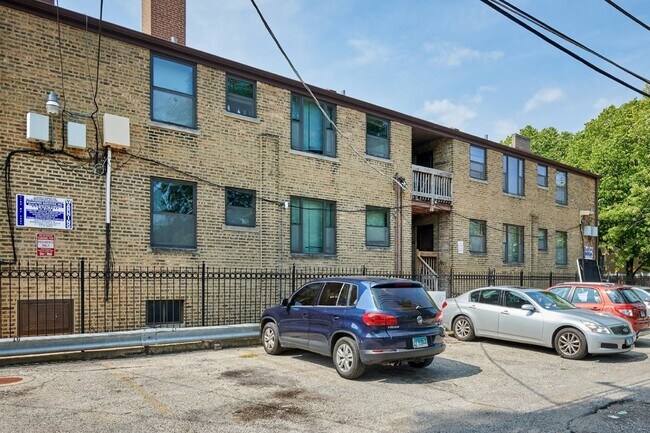 Building Photo - 7375 N Winchester Ave