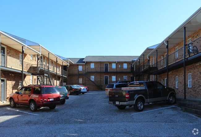 Building Photo - Elm Court Apartments