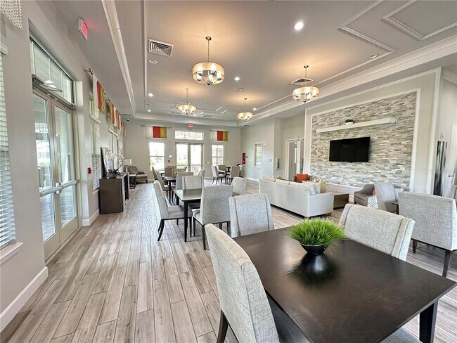 Building Photo - 1987 Cacutta Wy