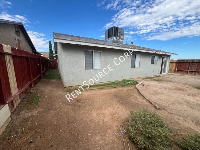 Building Photo - 841 Chateau Way