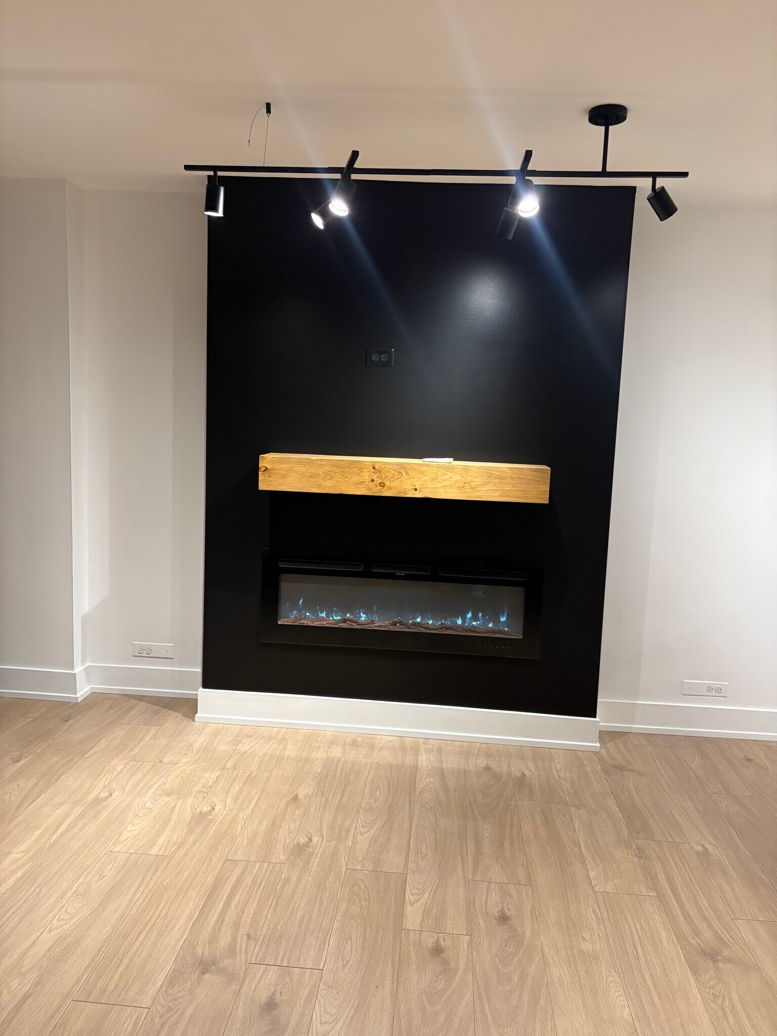 Building Photo - 1 E Scott St