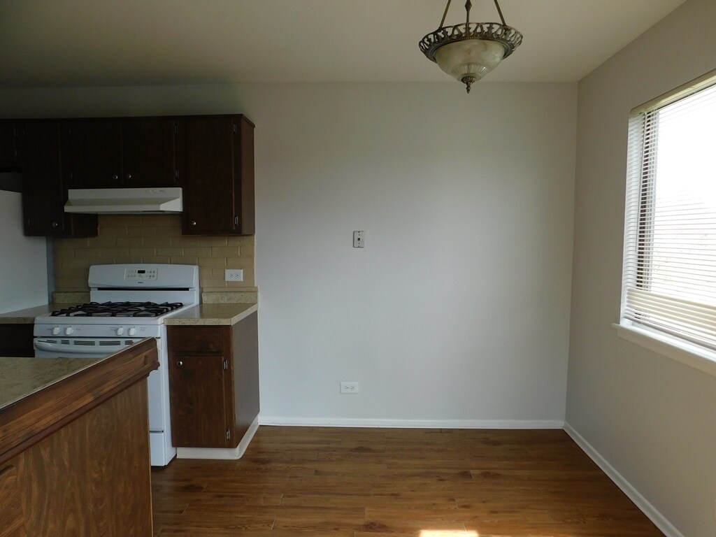 Building Photo - 573 Greystone Ln