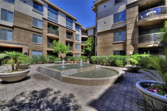 Building Photo - 1701 E Colter St