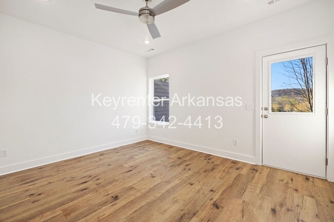 Building Photo - Brand New Duplex in Fayetteville!