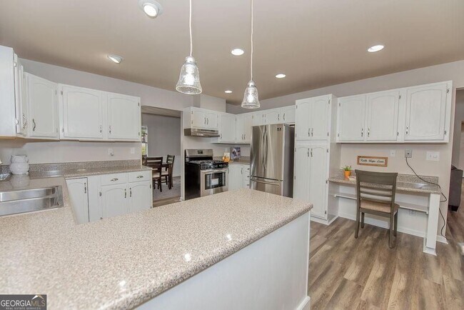 Building Photo - 180 Crabtree Dr