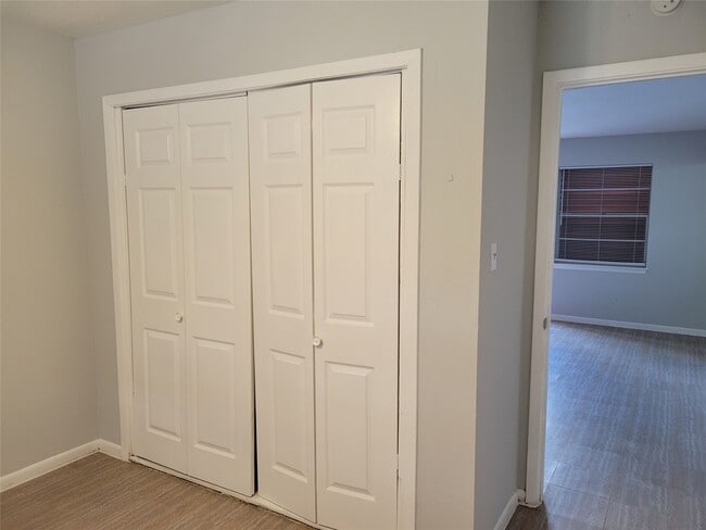 Building Photo - 525 Laurel St