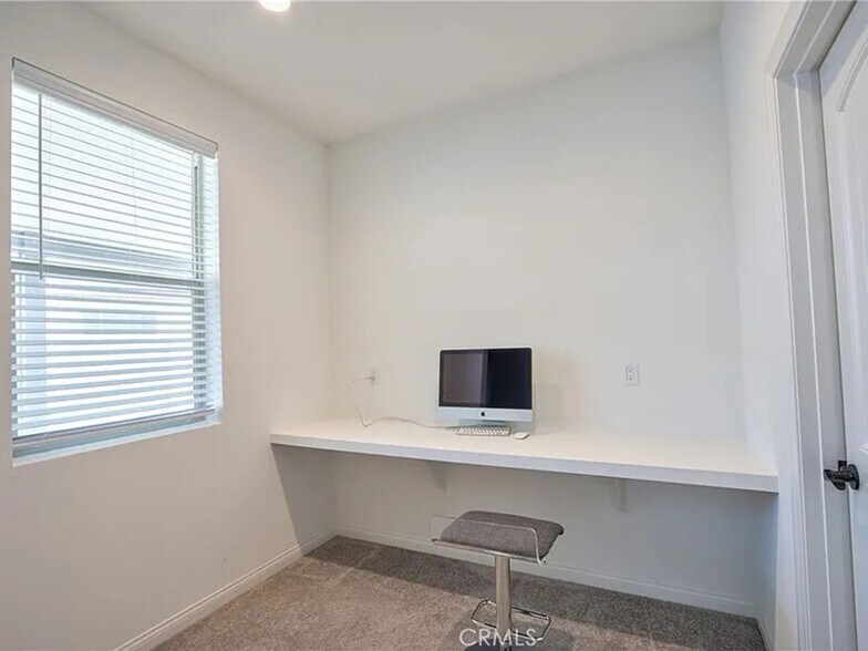 Building Photo - 33022 Clairette Ct