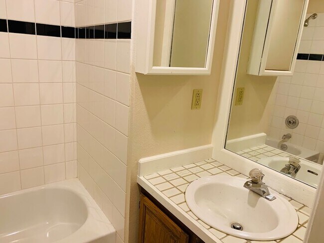 Building Photo - Issaquah 4 bd 3 bath single family house f...