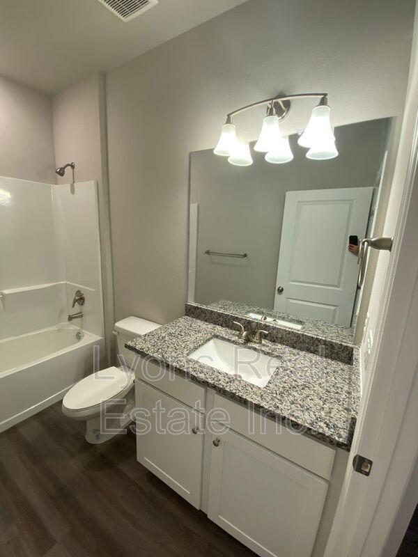 Building Photo - 5625 Abelman Rd