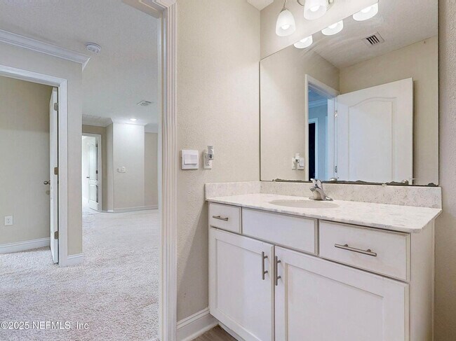 Building Photo - 210 Thistleton Wy