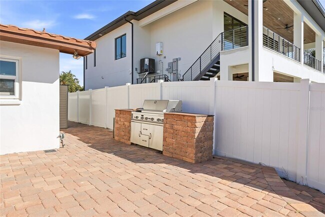 Building Photo - 3918 Americana Dr