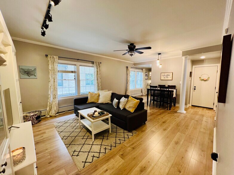 Building Photo - 960 N Sherman St